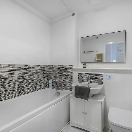 Free Parking - Centre - Sleeps 5 - Modern * אדינבורו
