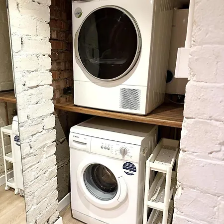 Stylish 2br - Walk To Attraction Daire