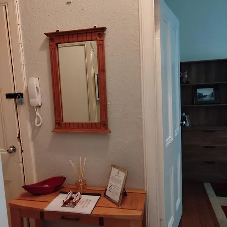 Lovely Flat In Gorgie, אדינבורו