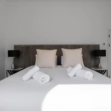 Edinburgh's Finest - Chic And Luxurious Shore Edinburgh