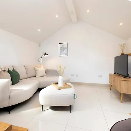 Argyl - The Foundry, A Bright One Bedroom House With Balcony Edimburgo
