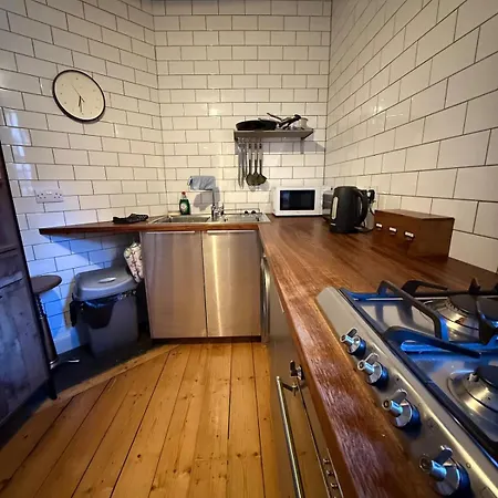 Dean Village, Apartment