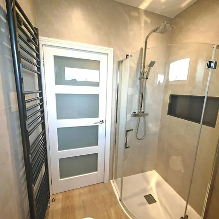 Cozy Corner 2 Bedroom House 펜션 *