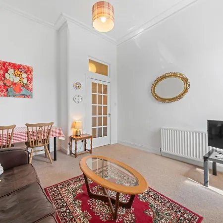 Cosy 1 Bedroom Next To Fountain Park - Διαμέρισμα *