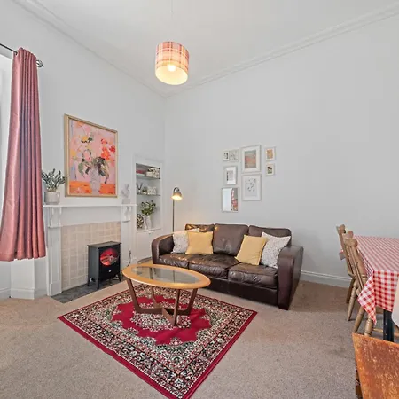 Cosy 1 Bedroom Next To Fountain Park -