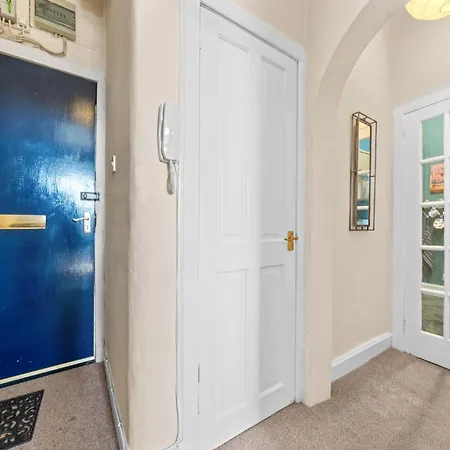 Cosy 1 Bedroom Next To Fountain Park - Διαμέρισμα