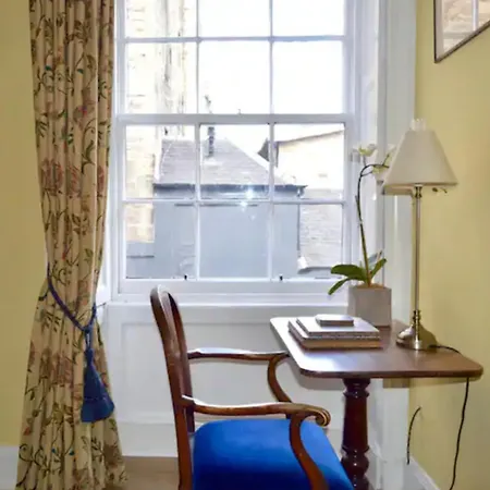 Thistle Street At Heart Of The Centre *