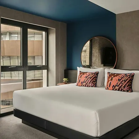 W Hotel 5*