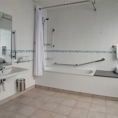 Express West By Ihg Otel