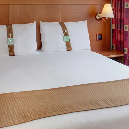 Express West By Ihg 3*