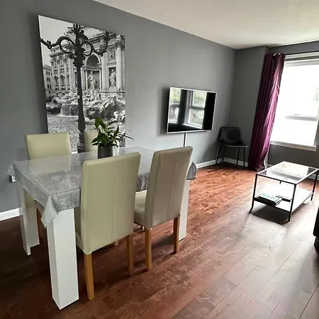 Apartment Two Bedroom Flat Close To Meadows With Free Parking By Parking Permit Edinburgh