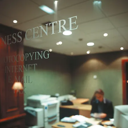 Marriott Holyrood Отель Эдинбург