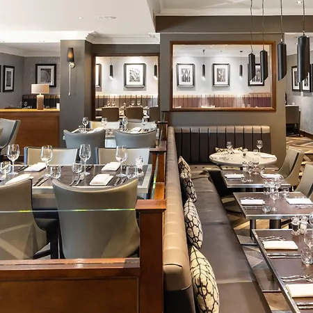 Отель Marriott Holyrood