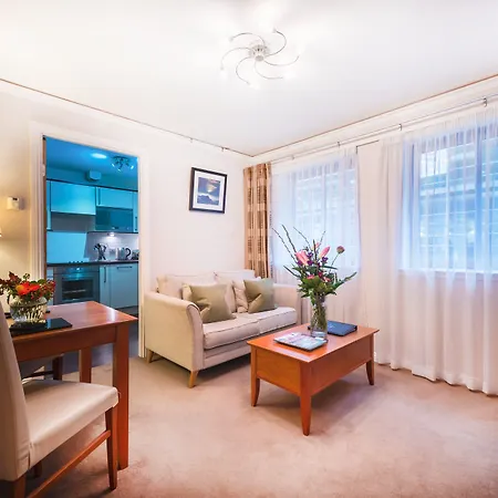 The Knight By Mansley Édimbourg