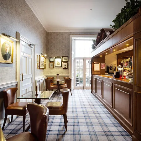 فندق Royal Scots Club 3*