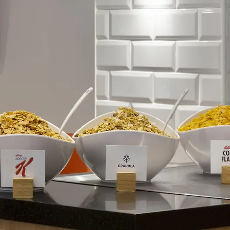 Express Centre By Ihg 3*