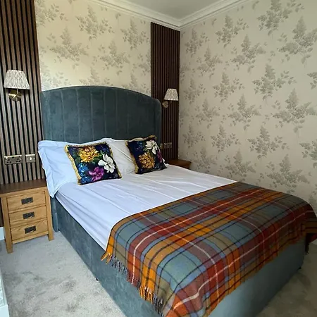 Armadillo Guest House- Adults Only