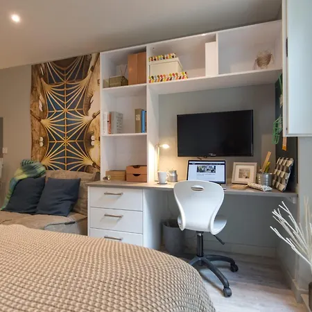 For Students Only - Buccleuch Street In * إدنبرة