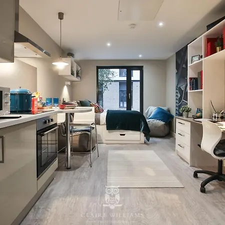 Апартаменты For Students Only - Kings Stables Road In