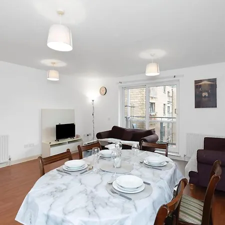 Apartament Modern 2br Flat, Parking & Balcony In *