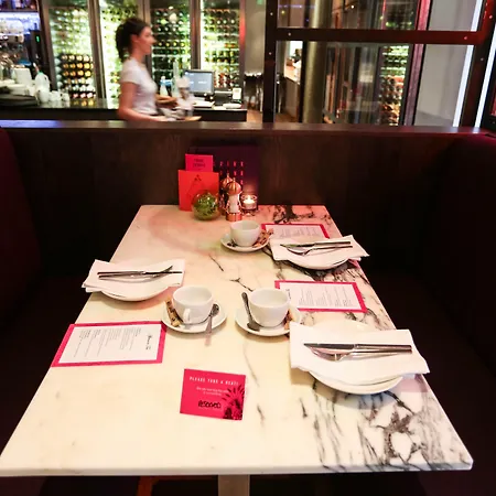 ホテル タイガーリリー エディンバラ