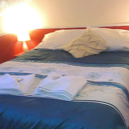 The Valentine - Townhouse (adults Only) מלון