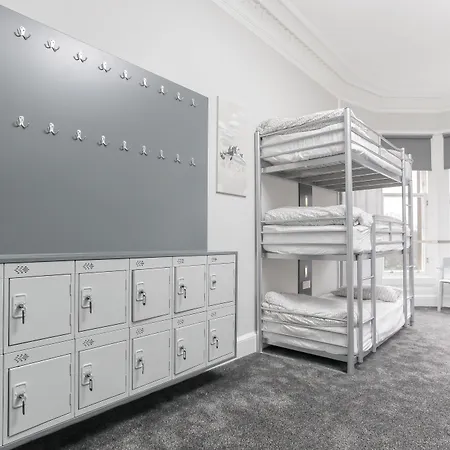 Revolver Hostel Edinburgh