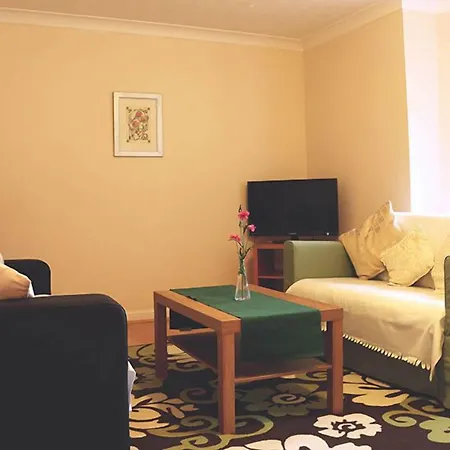 Grosvenor Gardens فندق 4*