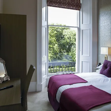 24 Royal Terrace 4*