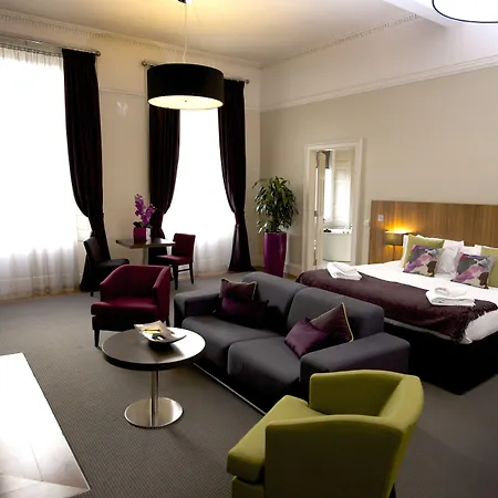 The Place فندق إدنبرة