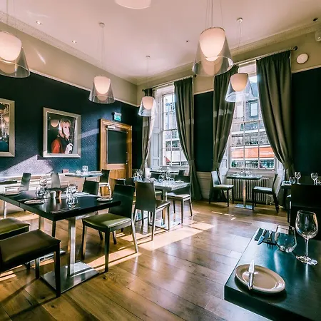 فندق The Place 4*