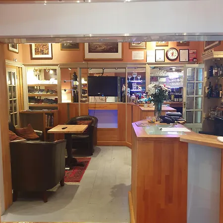 多尼亚同乐会酒店 3*