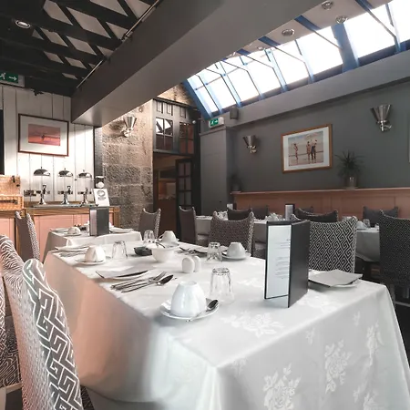 多尼亚同乐会酒店