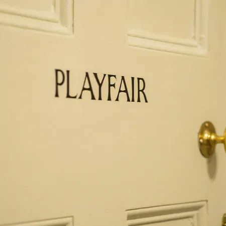 Bed & Breakfast Six Brunton Place 5*