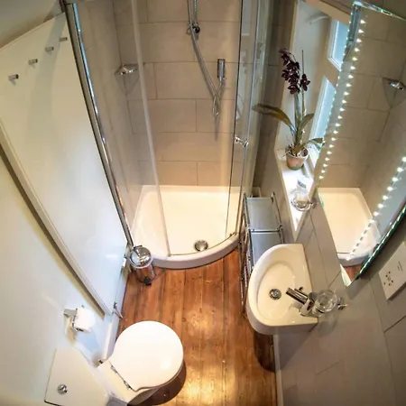 Six Brunton Place Edinburg