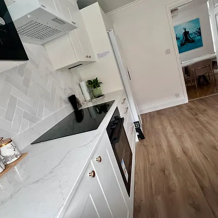 Centre House - 5 Bedrooms - Sleeps 9 - Parking * Edimburgo