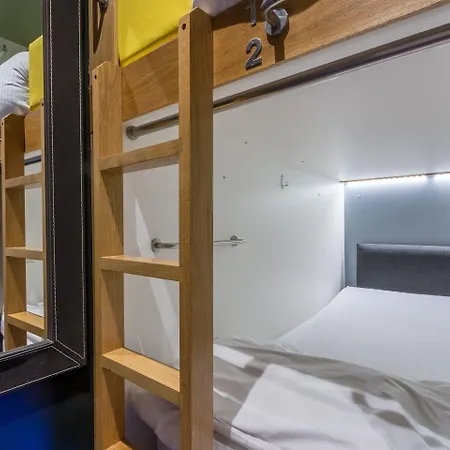 Hostel Code - The Loft, Εδιμβούργο