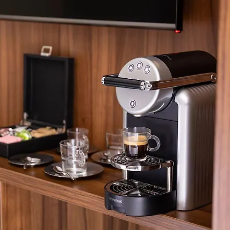 Courtyard By Marriott מלון