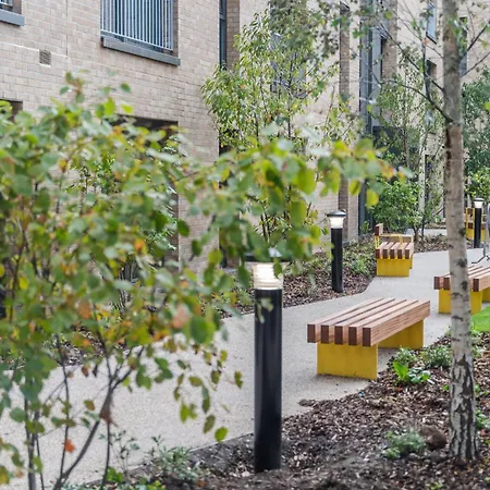 Destiny Student - Burnet Point Εδιμβούργο