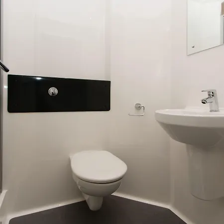 Destiny Student - Shrubhill Apartamento
