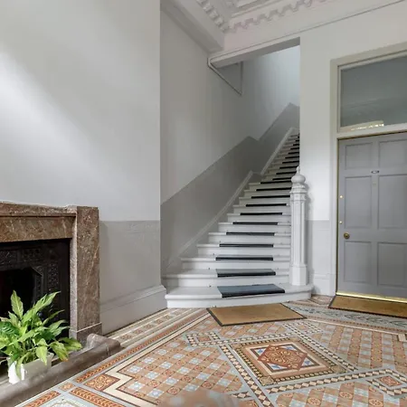 Charming West End Flat * Edimburgo