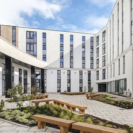 Daire Destiny Student - Holyrood