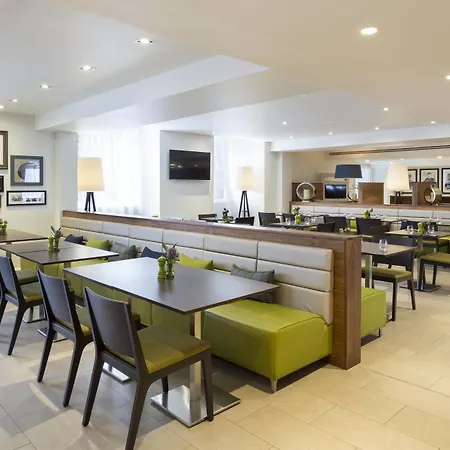 Courtyard By Marriott מלון אדינבורו