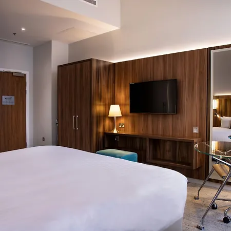 Courtyard By Marriott מלון