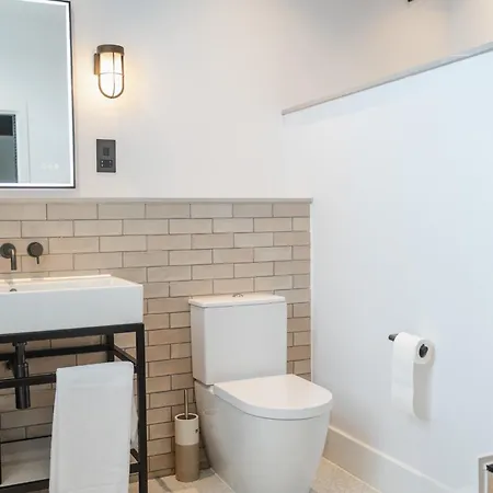 Vandrerhjem Code - The Court,