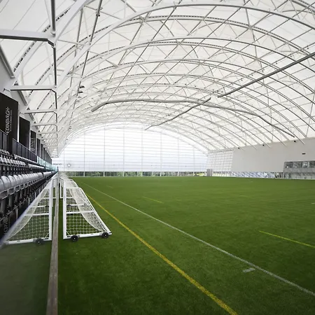 Courtyard By Marriott West