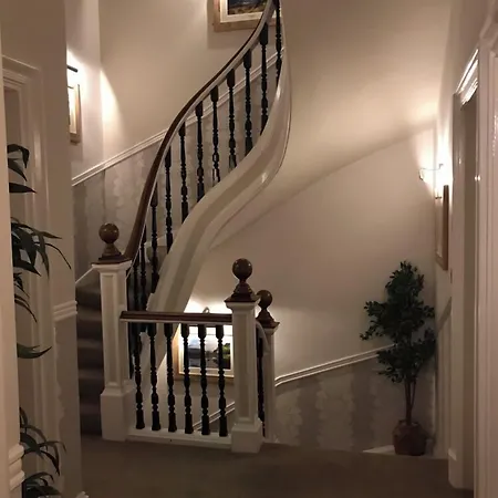 18 Craigmillar Park 4*