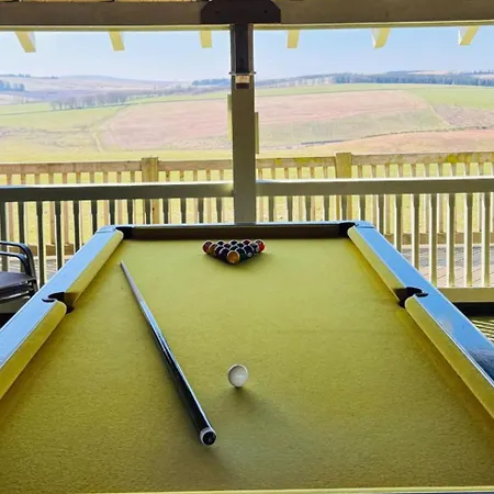 Sleeps 10 - Hot Tub - Pool Table - Play Park