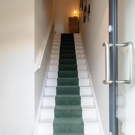 Daire Stunning Upper In The City! *