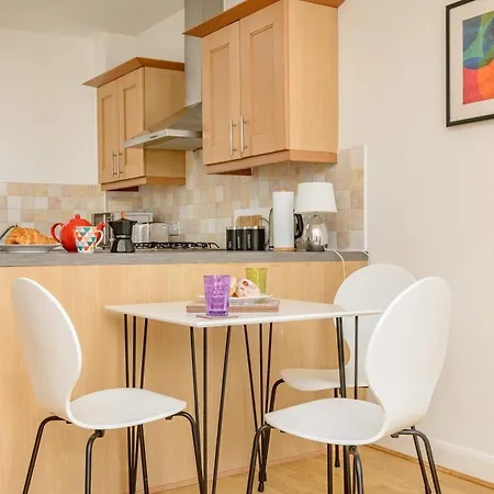 Unique 1 Bed House With Private Parking * Edimburgo